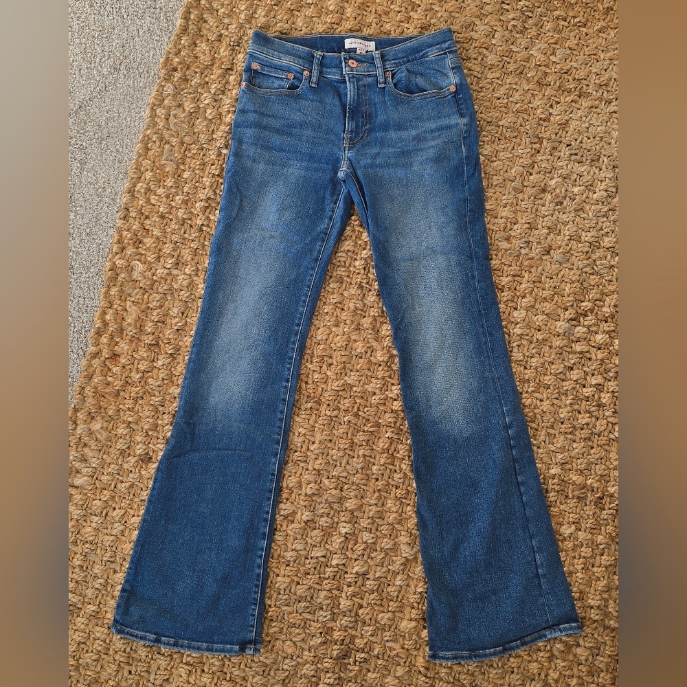Lucky brand Sweet Flare Midrise Jeans Size 27